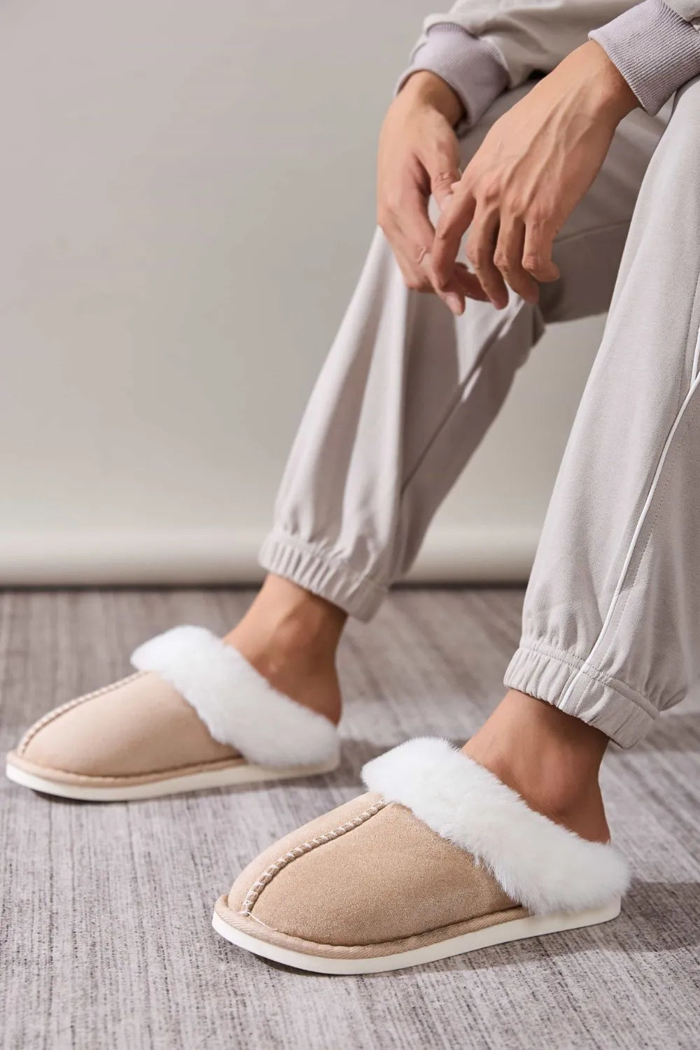 Women's Faux Fur Round Toe Slippers | Cozy Slip-On House Shoes