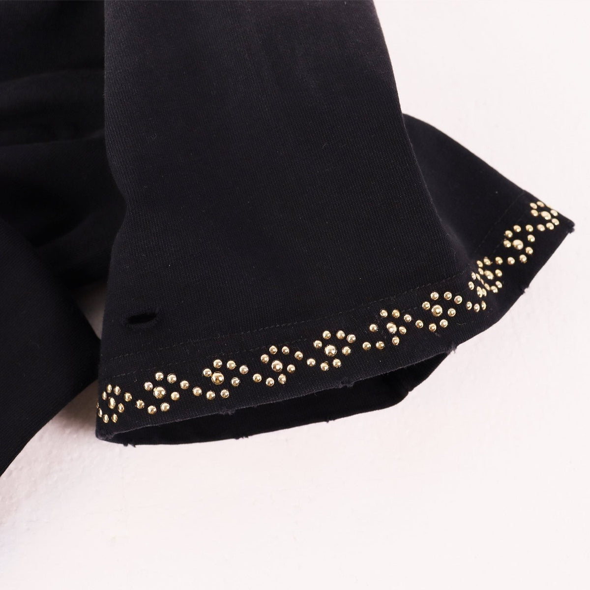 VALE USA Studded Cross Graphic T-Shirt ¡ª detail