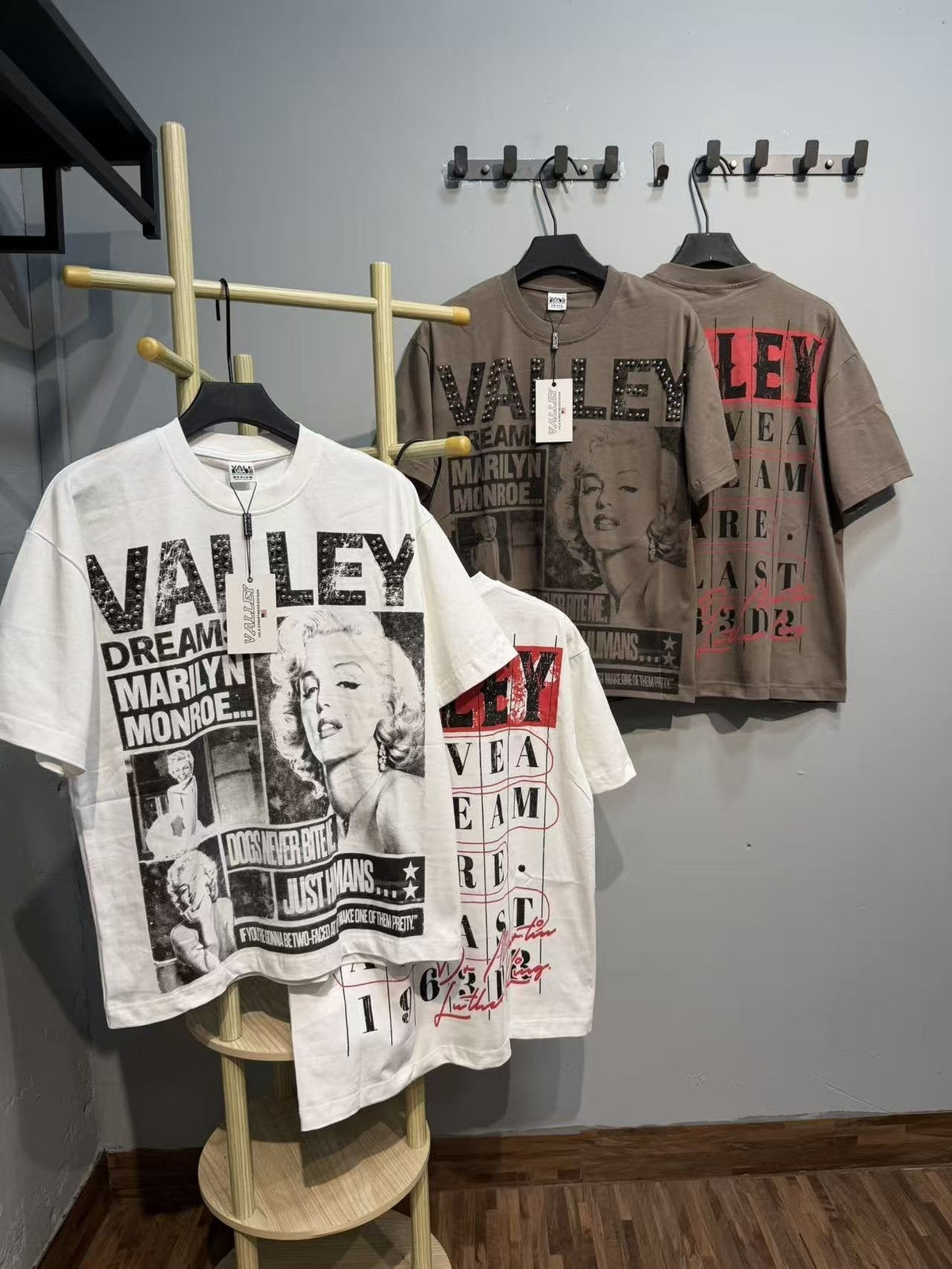 VALLEY Marilyn Monroe Dreams Graphic T-Shirt ¡ª context