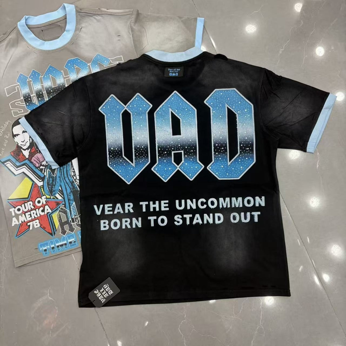 VARE ALL DAY Contrast-Trim Graphic Short-Sleeve T-Shirt ¡ª back