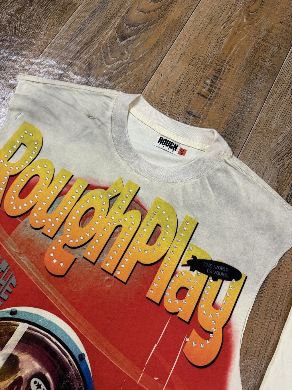 Rough Play Astronaut Graphic Sleeveless T-Shirt ¡ª detail