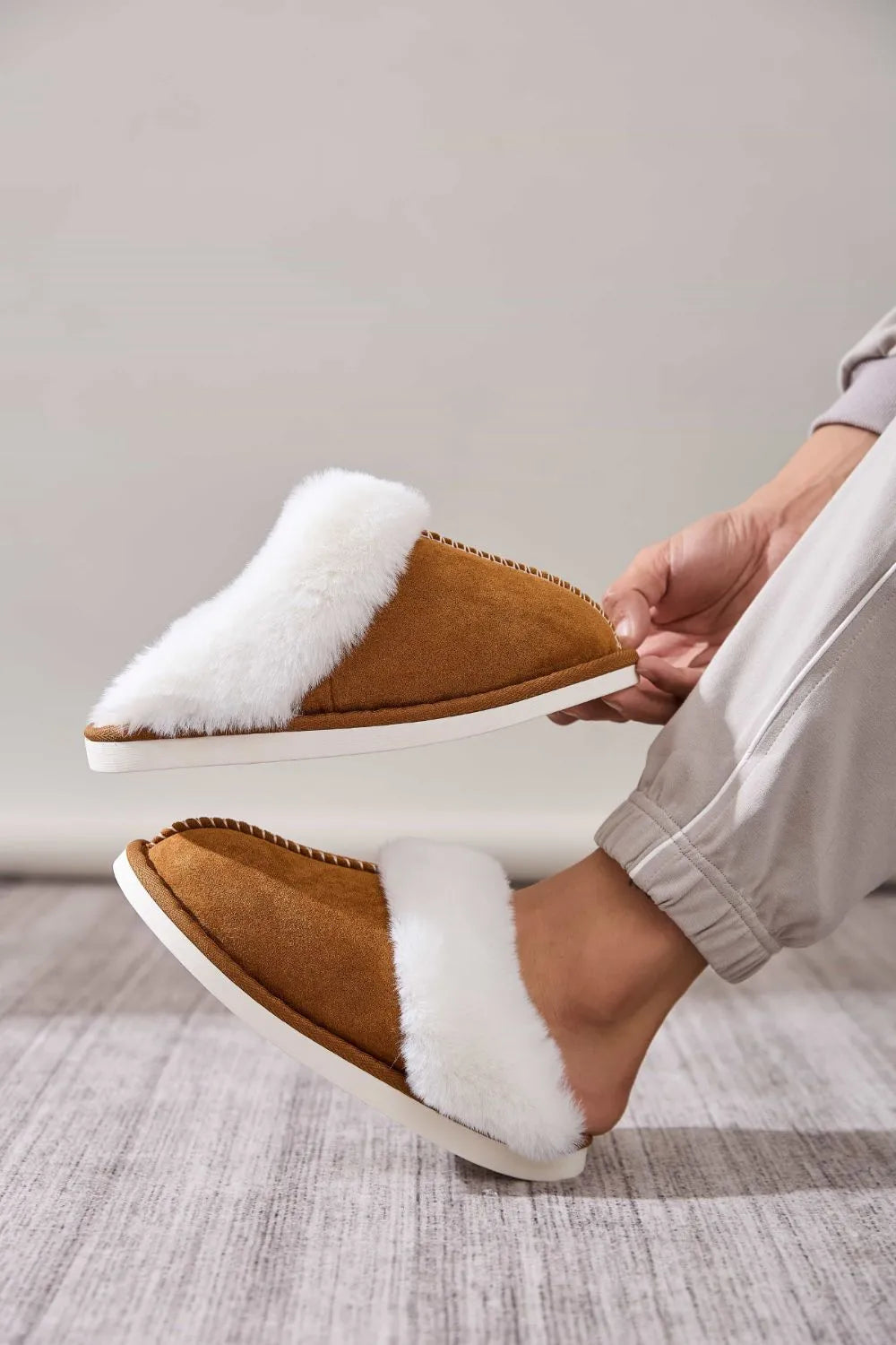 Women's Faux Fur Round Toe Slippers | Cozy Slip-On House Shoes