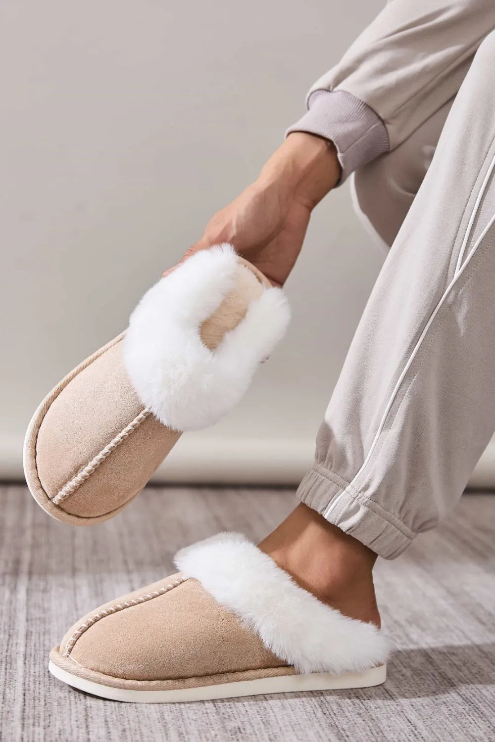 Women's Faux Fur Round Toe Slippers | Cozy Slip-On House Shoes
