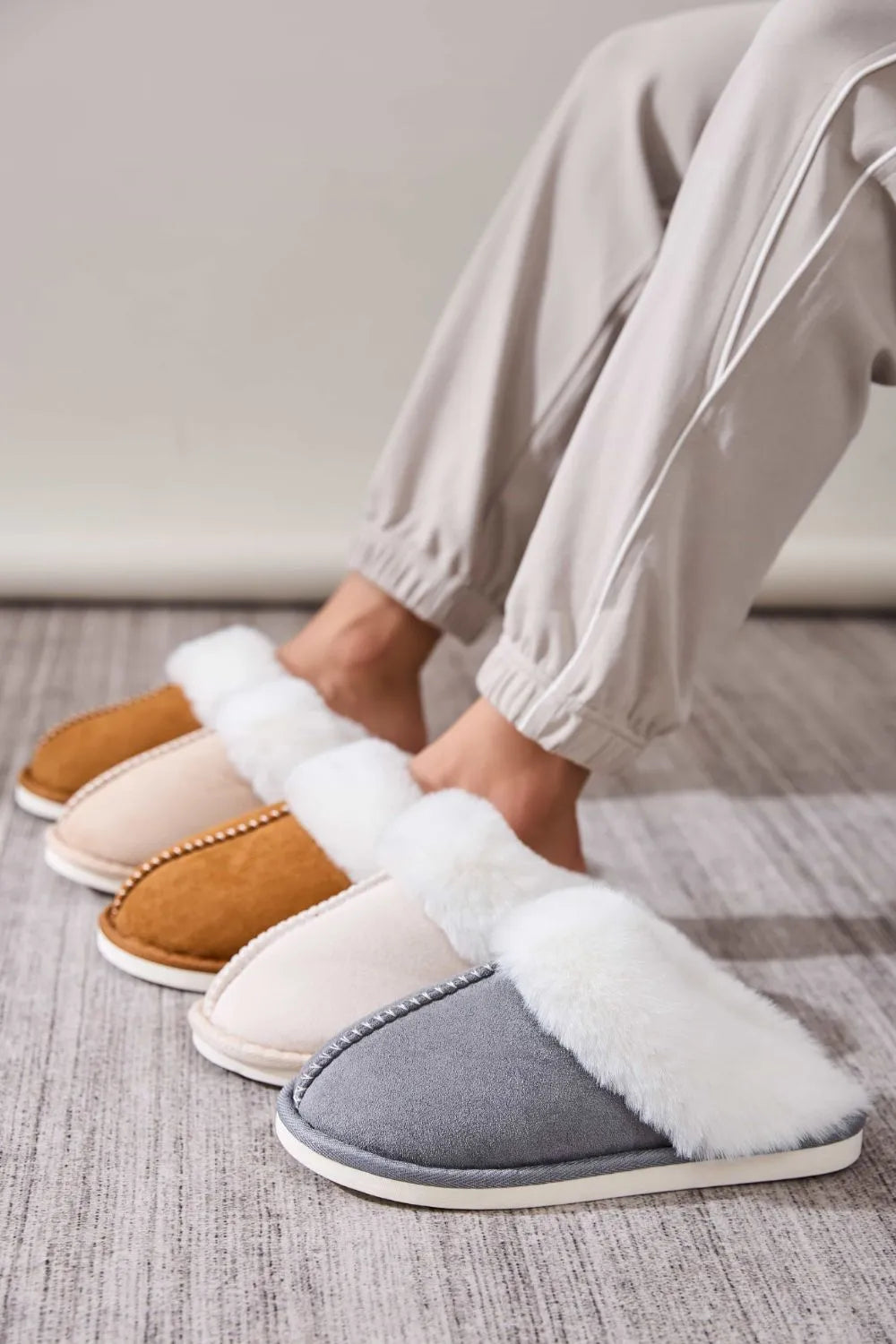 Women's Faux Fur Round Toe Slippers | Cozy Slip-On House Shoes